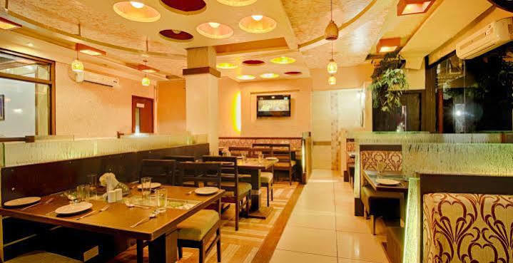 Parth Residency Hotel Ahmedabad Bagian luar foto