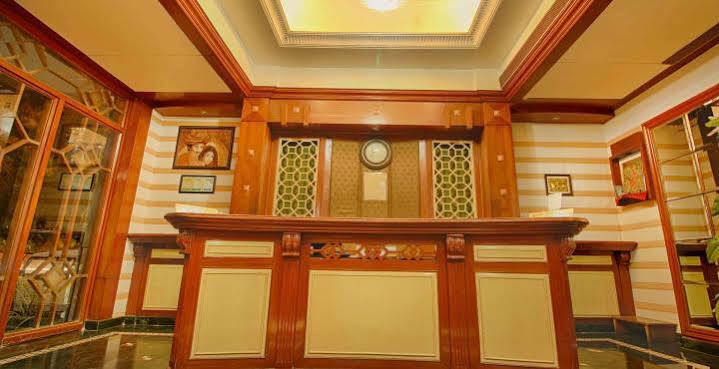 Parth Residency Hotel Ahmedabad Bagian luar foto