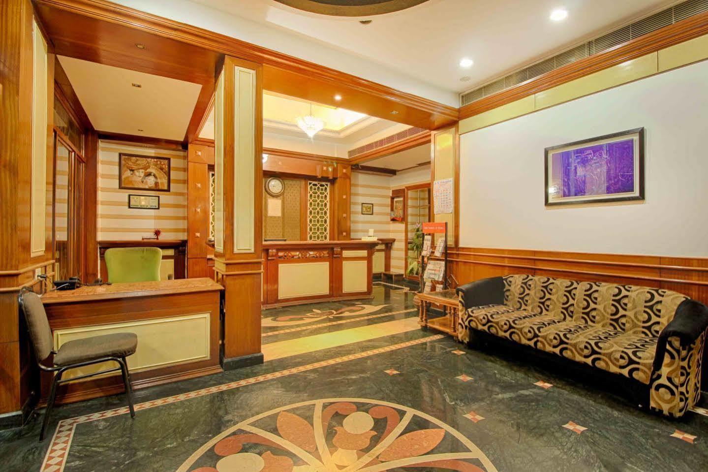 Parth Residency Hotel Ahmedabad Bagian luar foto